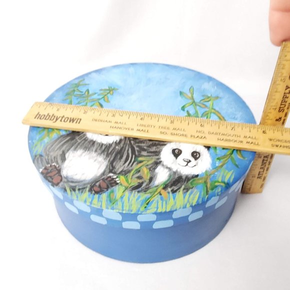 Vintage Hand Painted Panda Bear Round Cardboard Box - Picture 7 of 7